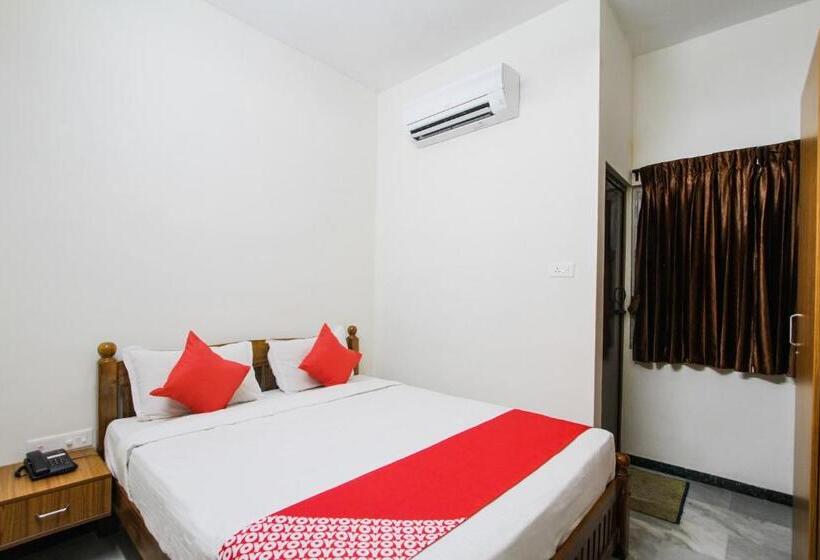 Hotel Oyo Sree Laxmi In