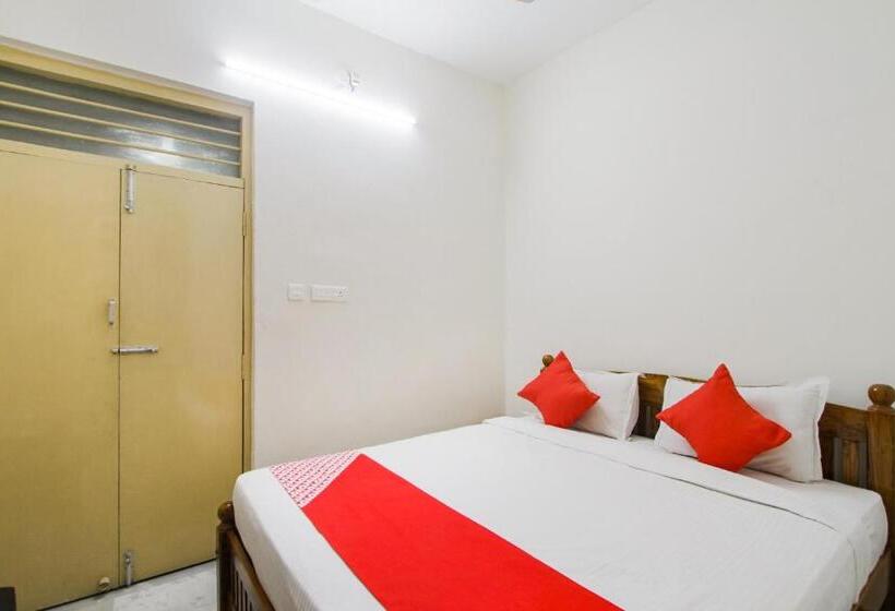 Hotel Oyo Sree Laxmi In