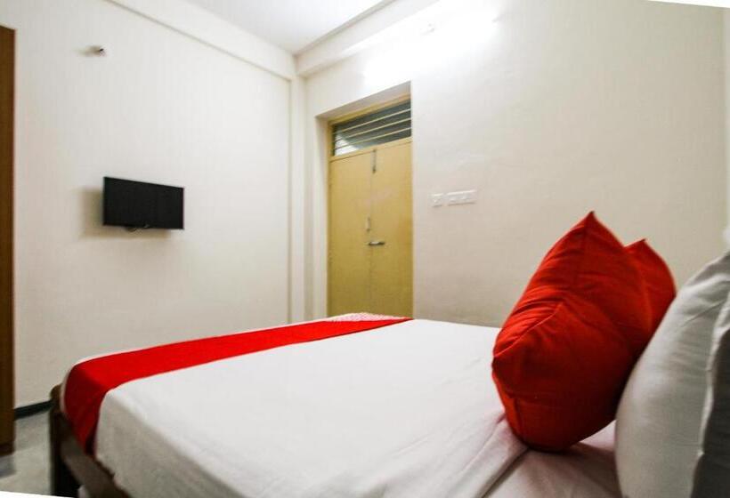 Hotel Oyo Sree Laxmi In