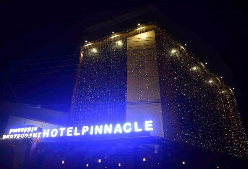 Hotel Pinnacle