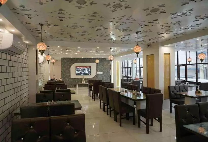 Hotel Pinnacle