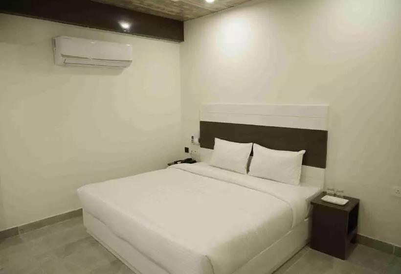 Hotel Pinnacle