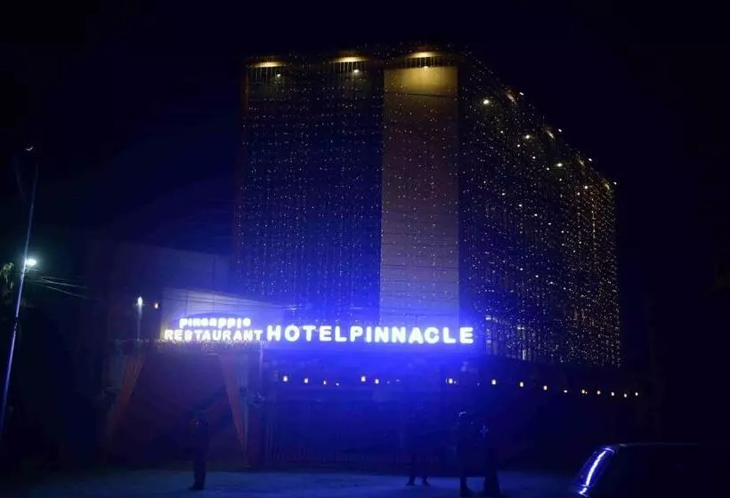 Hotel Pinnacle