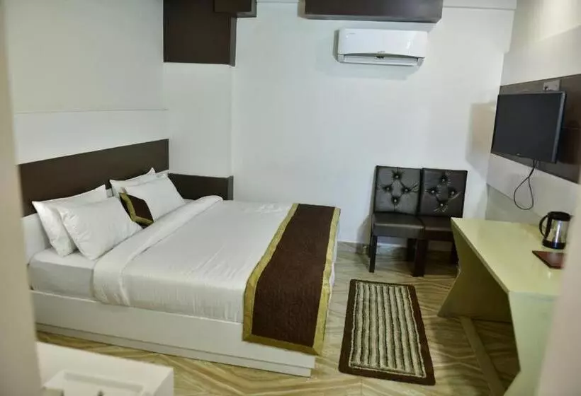 Hotel Pinnacle