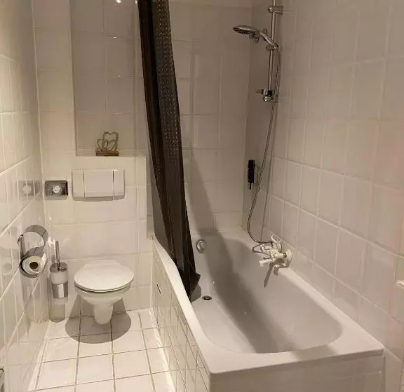 Hotelli Schloss Hainfeld