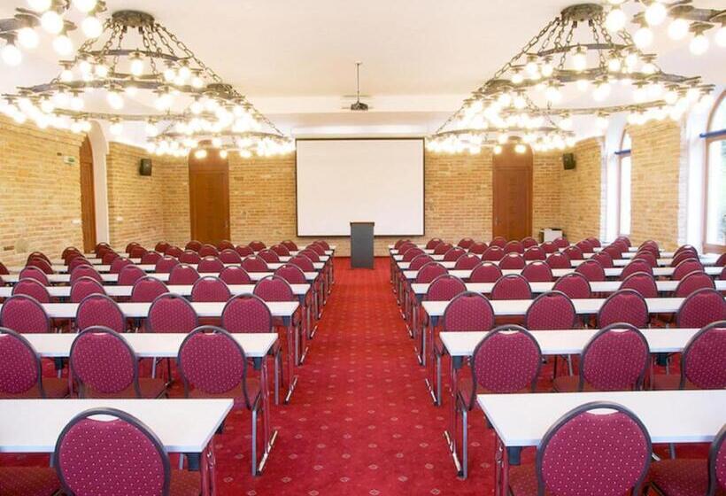 酒店 Vinař Kurdějov