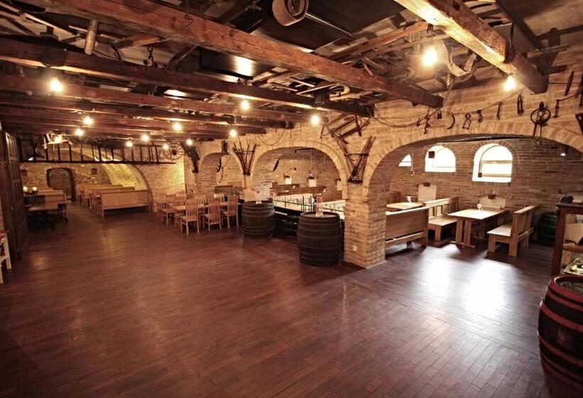 酒店 Vinař Kurdějov