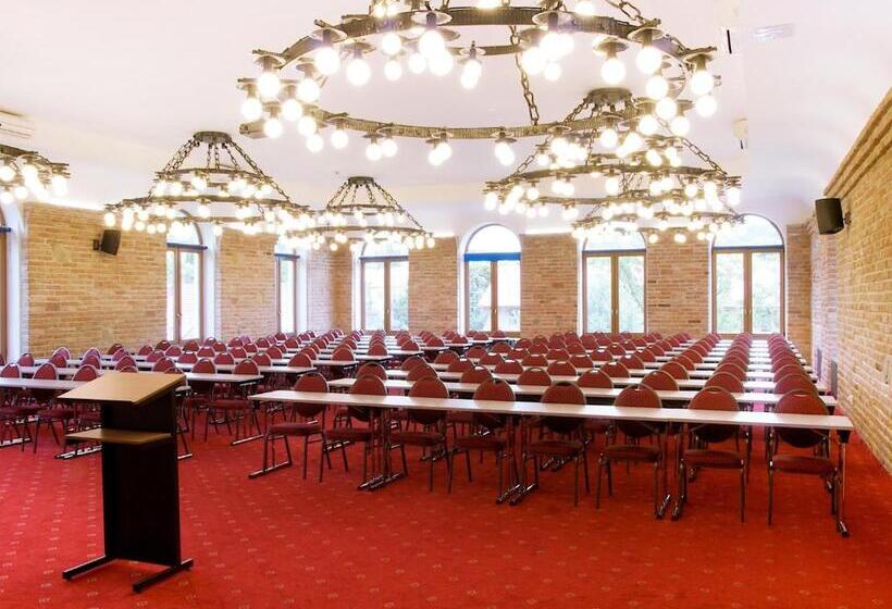 酒店 Vinař Kurdějov