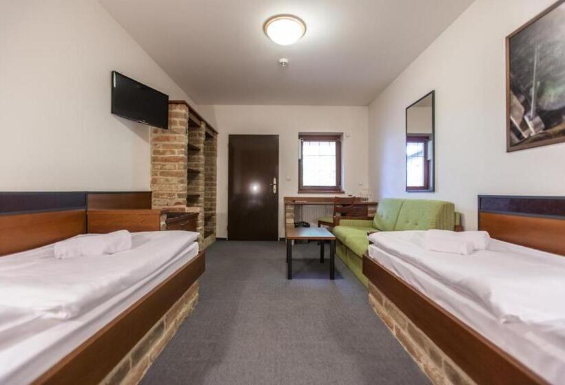 酒店 Vinař Kurdějov