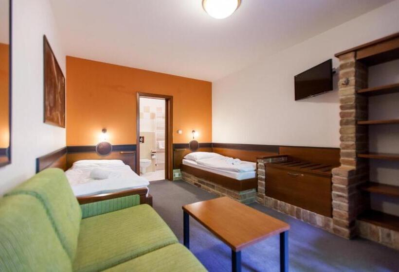 酒店 Vinař Kurdějov