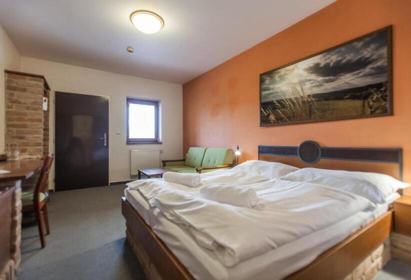 酒店 Vinař Kurdějov