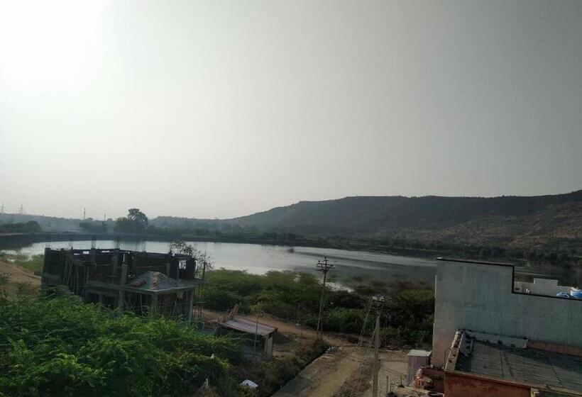 פנסיון अतिथी निवास