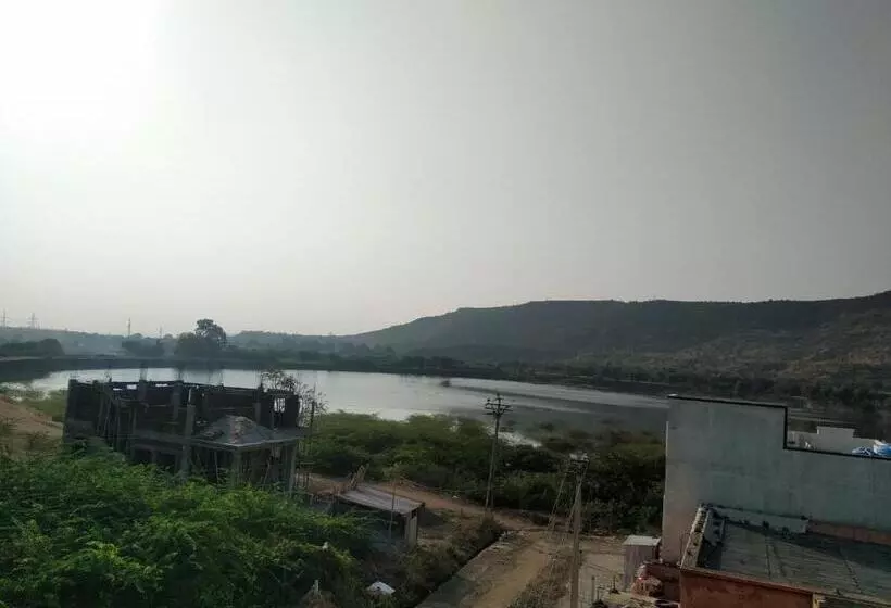 ペンション अतिथी निवास