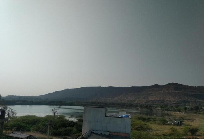 פנסיון अतिथी निवास