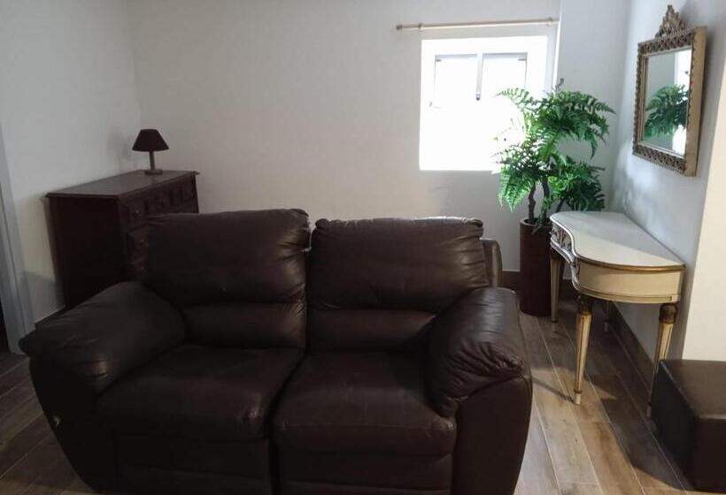 Пансион Alcôa House