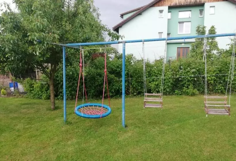 Majatalo Apartmán V Suterénu