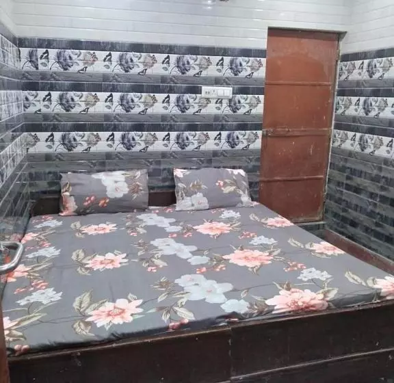 Majatalo Radha Krishna Guest House
