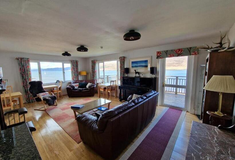 פנסיון Skye Picture House