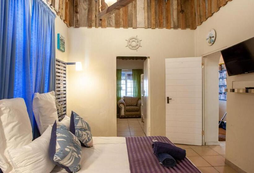 بنسيون Strand Scouty`s Place   6 Sleeper Helderberg Ct