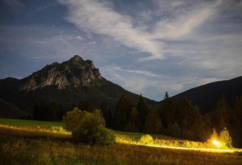 ユースホステル Dom Horskej Služby