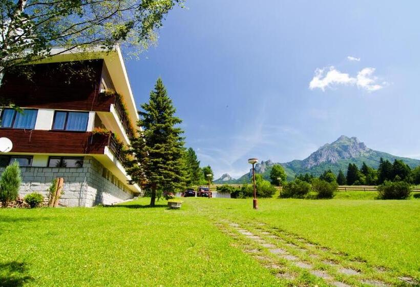 ユースホステル Dom Horskej Služby