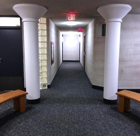 ユースホステル Toronto Metropolitan University  Pitman Hall Residence