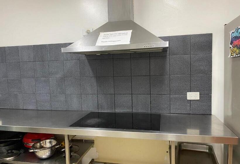 צימר Arrival Lodge Hostel Accommodation