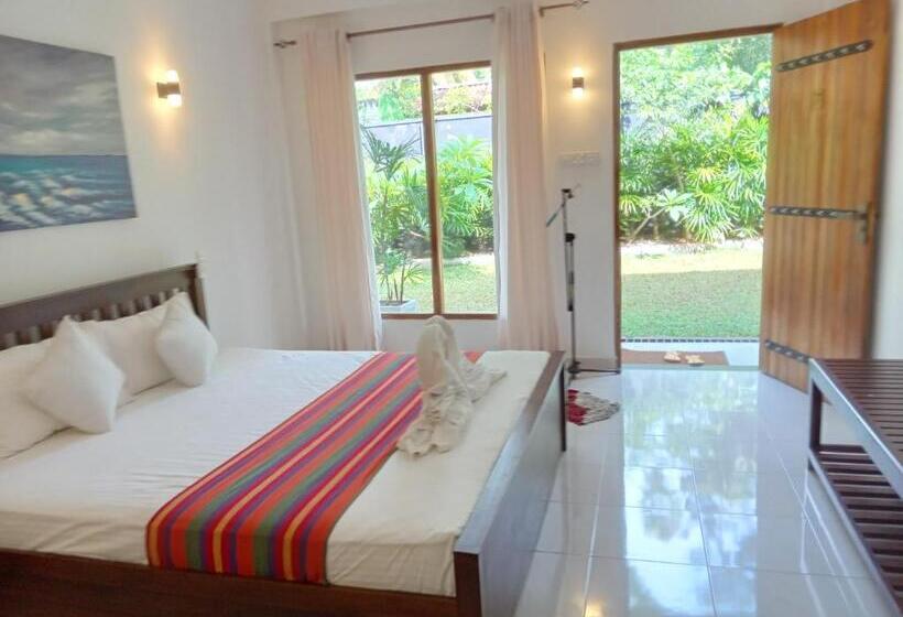 Bed and Breakfast Elephant Eye Safari House