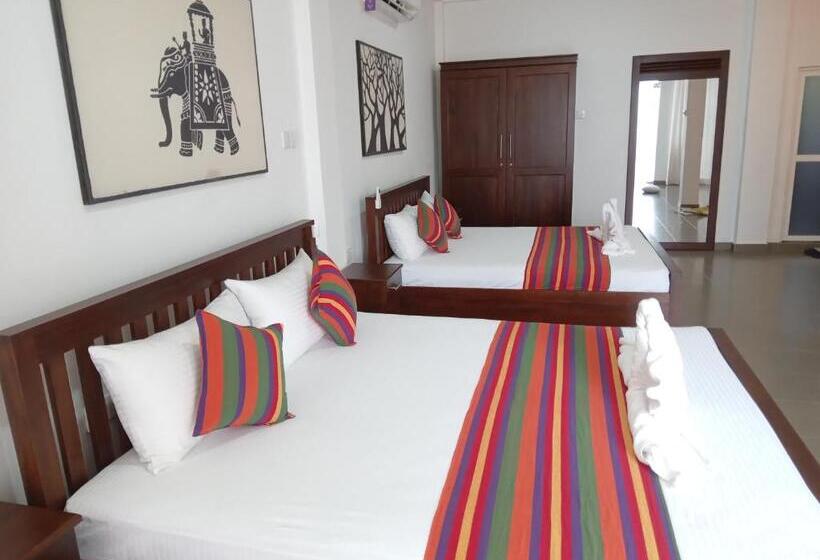 Bed and Breakfast Elephant Eye Safari House