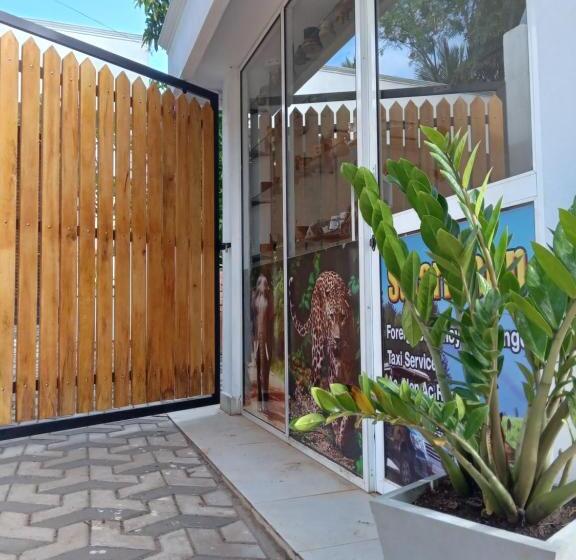 Bed and Breakfast Elephant Eye Safari House