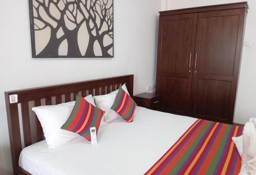 Bed and Breakfast Elephant Eye Safari House