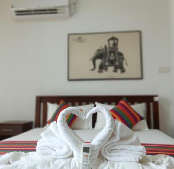 Bed and Breakfast Elephant Eye Safari House