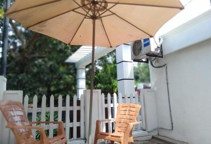 Bed and Breakfast Elephant Eye Safari House