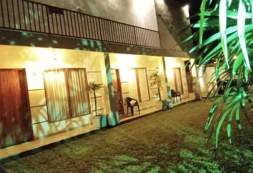 Bed and Breakfast Elephant Eye Safari House