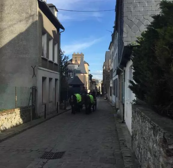 ベッドアンドブレックファースト Honfleur à Deux