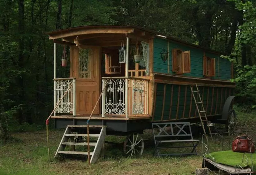 تختخواب و صبحانه Roulotte En Sologne