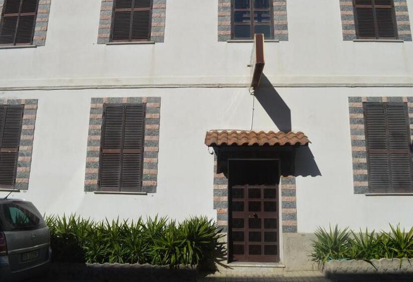 فندق Albergo Ollolai