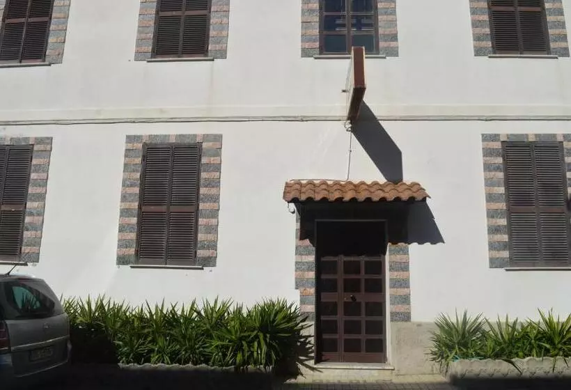 ホテル Albergo Ollolai