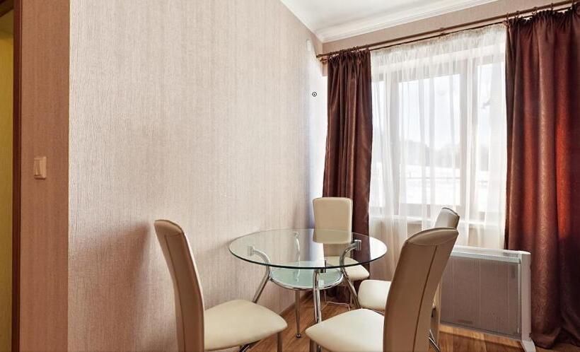 Отель Alpen House