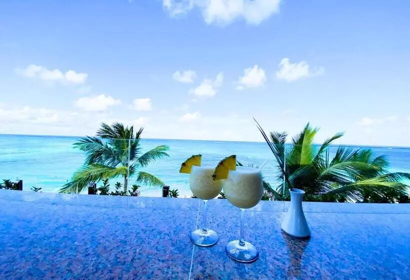 هتل Blue Mare Deluxe Bavaro Villas Beach Suites, Concierge Service & Spa