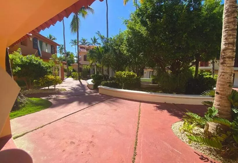 هتل Blue Mare Deluxe Bavaro Villas Beach Suites, Concierge Service & Spa