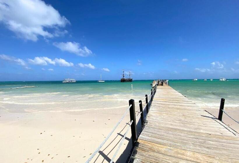 هتل Blue Mare Deluxe Bavaro Villas Beach Suites, Concierge Service & Spa