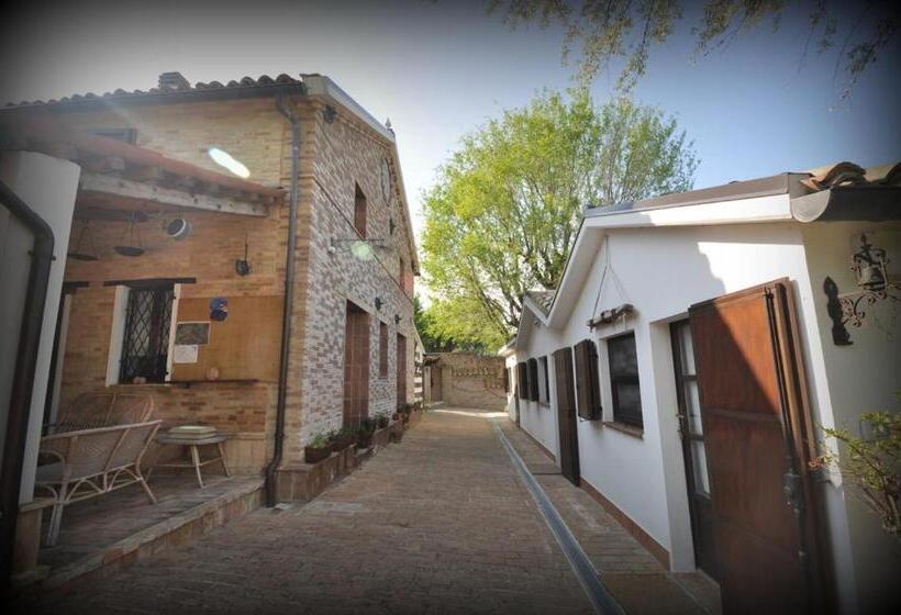 Отель Casale Barbagianni