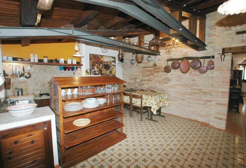 Отель Casale Barbagianni