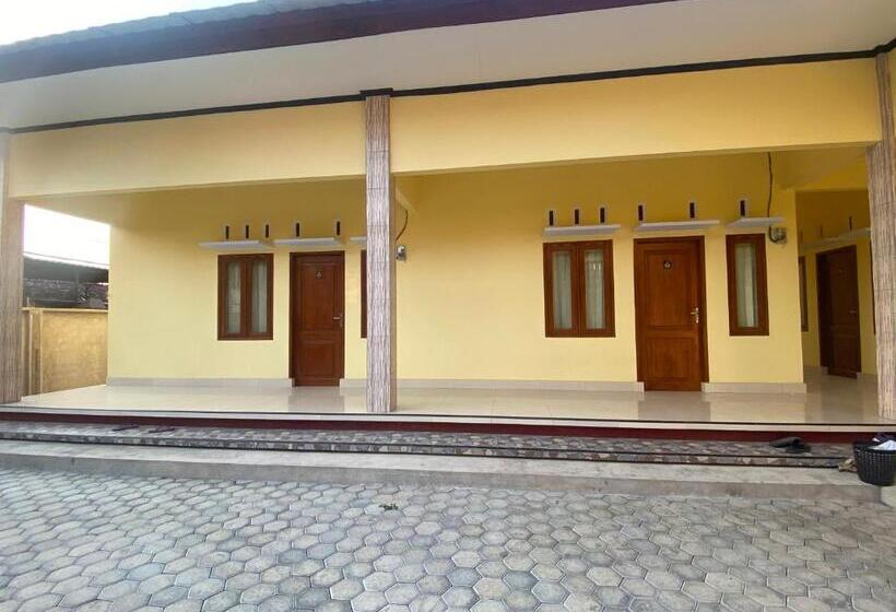 Hotel Oyo Life 93255 Kosan Teratai Jaya