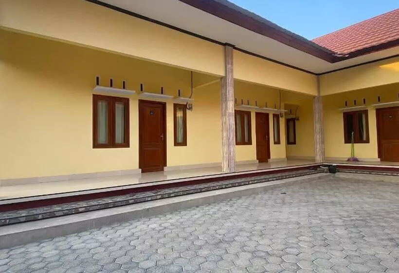 ホテル Oyo Life 93255 Kosan Teratai Jaya