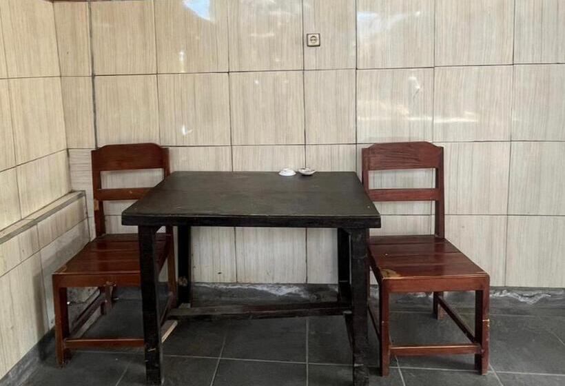 Hotel Oyo Life 93255 Kosan Teratai Jaya