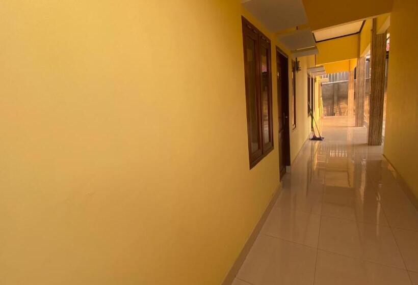 Hotel Oyo Life 93255 Kosan Teratai Jaya