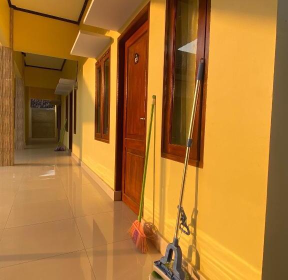 Hotel Oyo Life 93255 Kosan Teratai Jaya