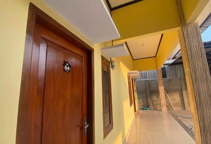 ホテル Oyo Life 93255 Kosan Teratai Jaya